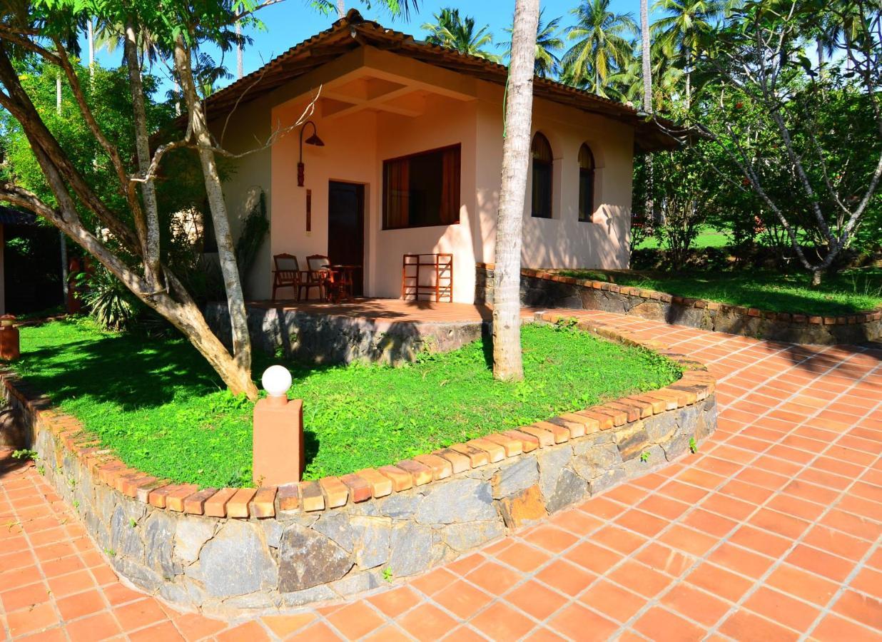 Eva Lanka Hotel - Beach & Wellness Tangalle Buitenkant foto